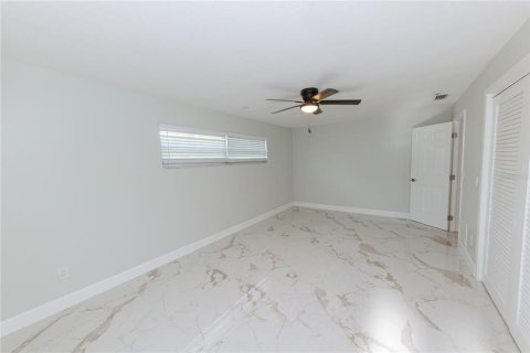 House in Clearwater, Florida 3 bedrooms, 163.51 sq.m. № 2303237 - photo 29