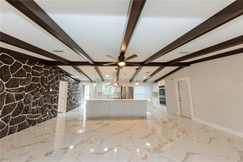 House in Clearwater, Florida 3 bedrooms, 163.51 sq.m. № 2303237 - photo 7