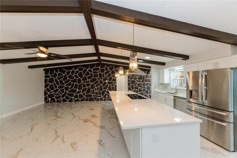 House in Clearwater, Florida 3 bedrooms, 163.51 sq.m. № 2303237 - photo 6
