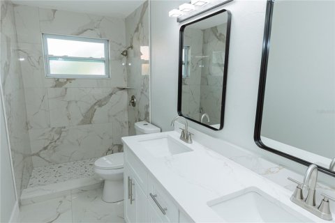 House in Clearwater, Florida 3 bedrooms, 163.51 sq.m. № 2303237 - photo 16