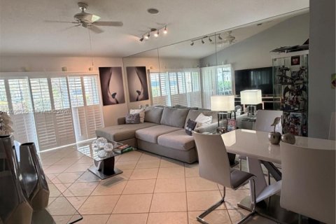Touwnhouse à vendre à Palm Beach Gardens, Floride: 3 chambres, 125.14 m2 № 2395254 - photo 6