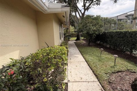 Touwnhouse à vendre à Palm Beach Gardens, Floride: 3 chambres, 125.14 m2 № 2395254 - photo 2
