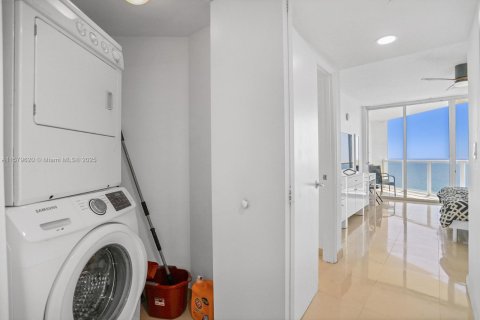 Copropriété à louer à Sunny Isles Beach, Floride: 2 chambres, 117.61 m2 № 1860799 - photo 10