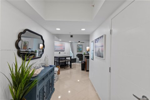 Copropriété à louer à Sunny Isles Beach, Floride: 2 chambres, 117.61 m2 № 1860799 - photo 11