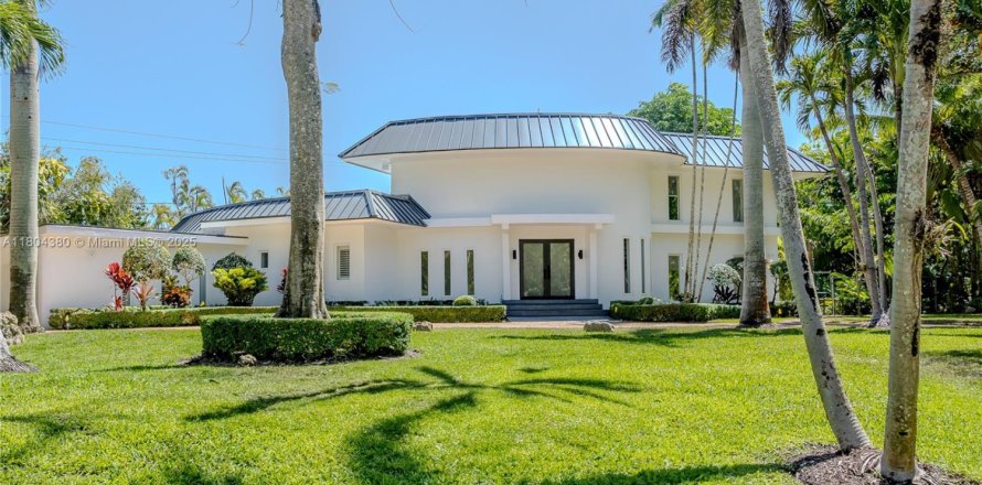 House in Pinecrest, Florida 6 bedrooms, 448.25 sq.m. № 1739856