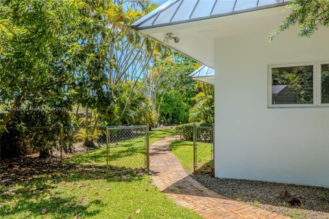 House in Pinecrest, Florida 6 bedrooms, 448.25 sq.m. № 1739856 - photo 28