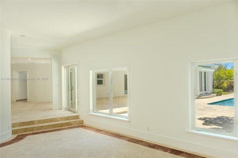 House in Pinecrest, Florida 6 bedrooms, 448.25 sq.m. № 1739856 - photo 14