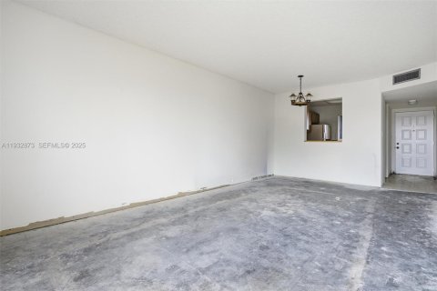 Condominio en venta en Miramar, Florida, 2 dormitorios, 77.29 m2 № 1994784 - foto 7