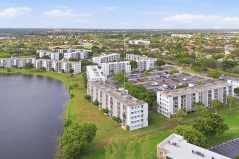 Condominio en venta en Miramar, Florida, 2 dormitorios, 77.29 m2 № 1994784 - foto 23