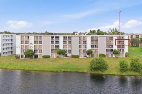 Condominio en venta en Miramar, Florida, 2 dormitorios, 77.29 m2 № 1994784 - foto 2