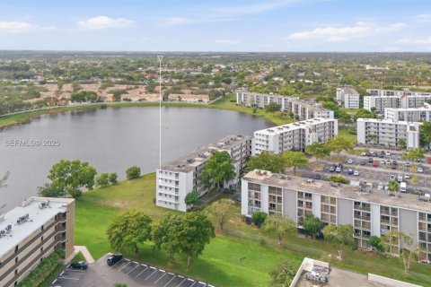 Condominio en venta en Miramar, Florida, 2 dormitorios, 77.29 m2 № 1994784 - foto 22