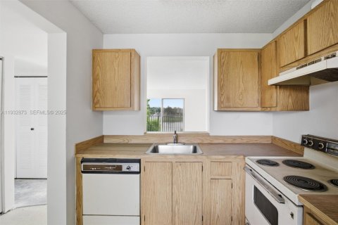 Condominio en venta en Miramar, Florida, 2 dormitorios, 77.29 m2 № 1994784 - foto 20