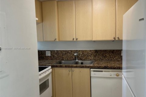 Купить кондоминиум в Майами, Флорида 2 комнаты, 105.91м2, № 2027308 - фото 2