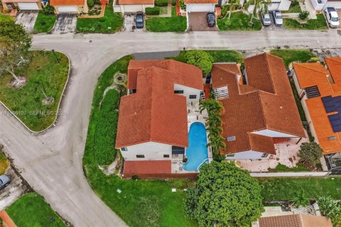 Casa en alquiler en Hialeah, Florida, 4 dormitorios, 249.91 m2 № 2066087 - foto 10