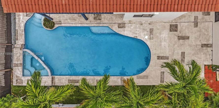 Casa en Hialeah, Florida 4 dormitorios, 249.91 m2 № 2066087