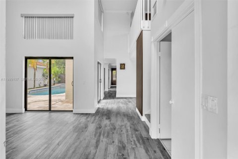 Casa en alquiler en Hialeah, Florida, 4 dormitorios, 249.91 m2 № 2066087 - foto 14