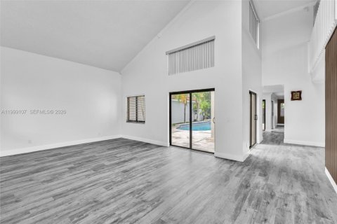 Casa en alquiler en Hialeah, Florida, 4 dormitorios, 249.91 m2 № 2066087 - foto 15