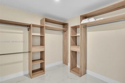 Купить кондоминиум в Бей-Харбор-Айлендс, Флорида 4 спальни, 179.21м2, № 2041494 - фото 22