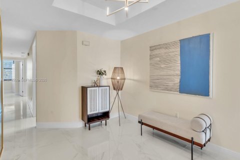 Купить кондоминиум в Бей-Харбор-Айлендс, Флорида 4 спальни, 179.21м2, № 2041494 - фото 7