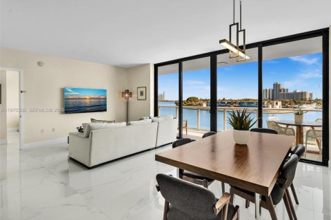 Купить кондоминиум в Бей-Харбор-Айлендс, Флорида 4 спальни, 179.21м2, № 2041494 - фото 14