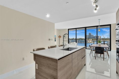 Купить кондоминиум в Бей-Харбор-Айлендс, Флорида 4 спальни, 179.21м2, № 2041494 - фото 12