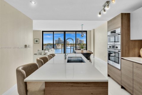 Купить кондоминиум в Бей-Харбор-Айлендс, Флорида 4 спальни, 179.21м2, № 2041494 - фото 5