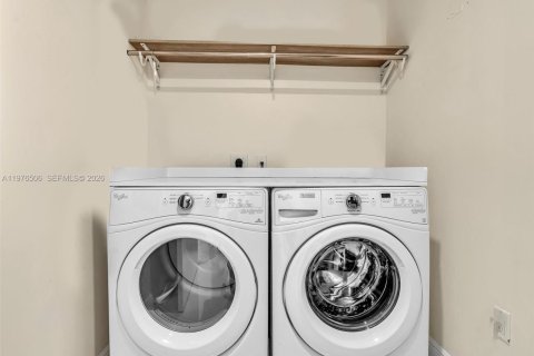 Купить кондоминиум в Бей-Харбор-Айлендс, Флорида 4 спальни, 179.21м2, № 2041494 - фото 27