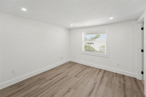 Townhouse in Tampa, Florida 2 bedrooms, 86.21 sq.m. № 2391008 - photo 14