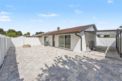 Townhouse in Tampa, Florida 2 bedrooms, 86.21 sq.m. № 2391008 - photo 2