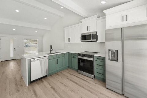 Townhouse in Tampa, Florida 2 bedrooms, 86.21 sq.m. № 2391008 - photo 6