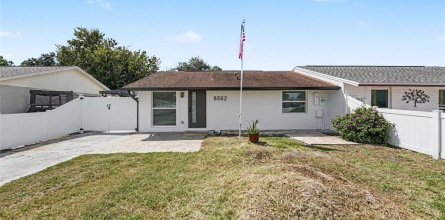 Townhouse in Tampa, Florida 2 bedrooms, 86.21 sq.m. № 2391008