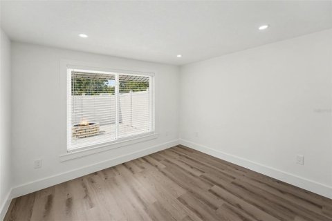 Townhouse in Tampa, Florida 2 bedrooms, 86.21 sq.m. № 2391008 - photo 11