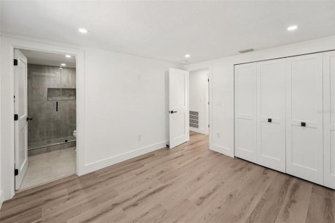 Townhouse in Tampa, Florida 2 bedrooms, 86.21 sq.m. № 2391008 - photo 12