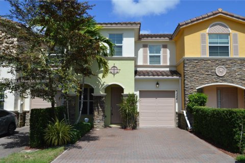 Снять в аренду таунхаус в Дейви, Флорида 3 спальни, 161.09м2, № 1963191 - фото 2