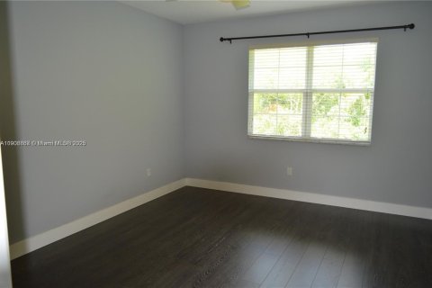 Снять в аренду таунхаус в Дейви, Флорида 3 спальни, 161.09м2, № 1963191 - фото 13