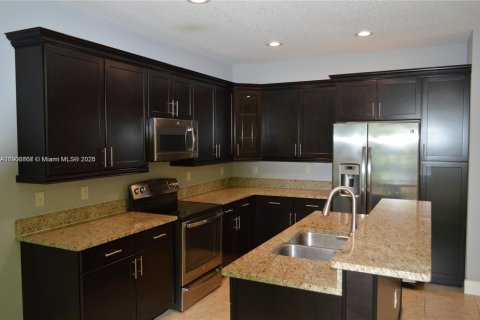 Снять в аренду таунхаус в Дейви, Флорида 3 спальни, 161.09м2, № 1963191 - фото 10