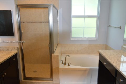 Снять в аренду таунхаус в Дейви, Флорида 3 спальни, 161.09м2, № 1963191 - фото 15