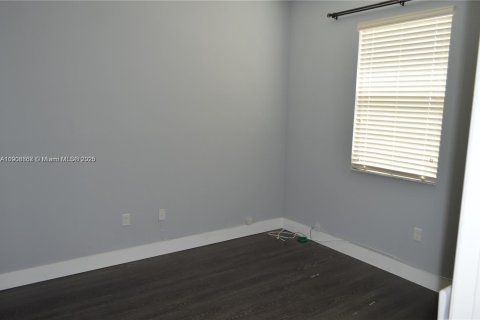 Снять в аренду таунхаус в Дейви, Флорида 3 спальни, 161.09м2, № 1963191 - фото 20