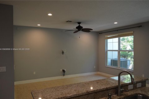 Снять в аренду таунхаус в Дейви, Флорида 3 спальни, 161.09м2, № 1963191 - фото 9