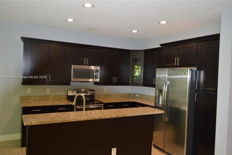 Снять в аренду таунхаус в Дейви, Флорида 3 спальни, 161.09м2, № 1963191 - фото 11