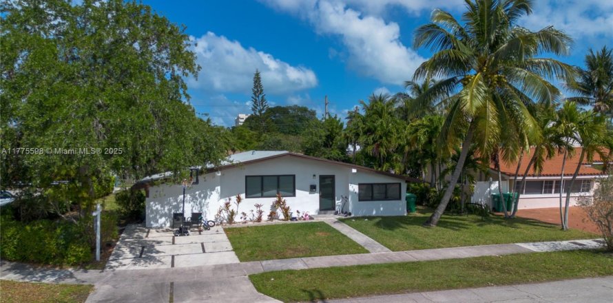 Villa ou maison à Aventura, Floride 4 chambres, 127.74 m2 № 1936781