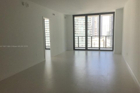 Condo in Miami, Florida, 2 bedrooms  № 1976038 - photo 10