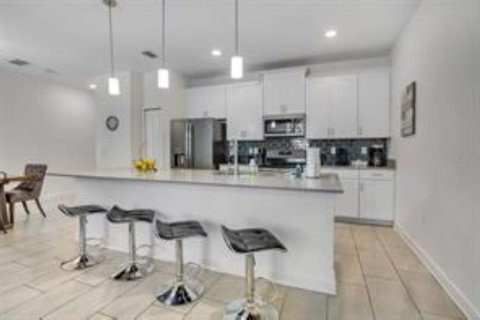 Touwnhouse à vendre à Davenport, Floride: 4 chambres, 177.81 m2 № 2380888 - photo 6