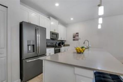 Touwnhouse à vendre à Davenport, Floride: 4 chambres, 177.81 m2 № 2380888 - photo 8