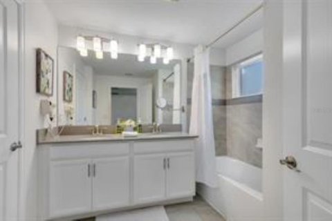 Touwnhouse à vendre à Davenport, Floride: 4 chambres, 177.81 m2 № 2380888 - photo 13