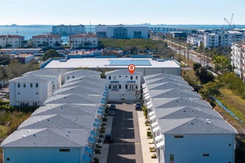 Touwnhouse à vendre à Tampa, Floride: 3 chambres, 197.97 m2 № 2142314 - photo 30