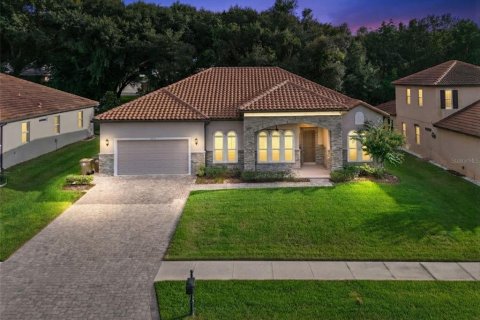 House in Clermont, Florida 4 bedrooms, 241.92 sq.m. № 2393631