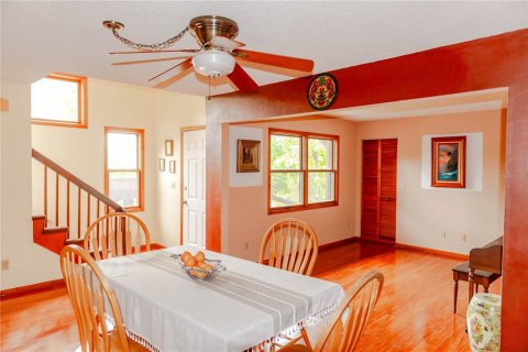 House in Saint Petersburg, Florida 5 bedrooms, 255.76 sq.m. № 1913505 - photo 13