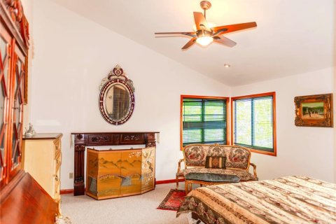 House in Saint Petersburg, Florida 5 bedrooms, 255.76 sq.m. № 1913505 - photo 9