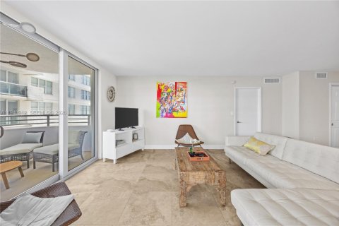Condominio en alquiler en Miami Beach, Florida, 2 dormitorios, 97.27 m2 № 2152689 - foto 4